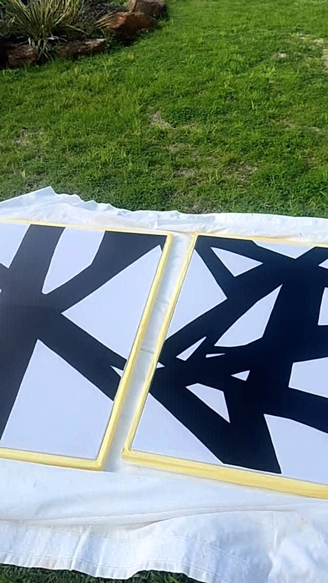 ✨ Upcycled with love ✨
We’re giving old art + canvases a second life by transforming them into fresh, on-trend pieces — perfect for modern home staging. Sustainable. Stylish. One-of-a-kind. 🖼️🌿#UpcycledArt #HomeStaging #SustainableStyle #CreativeRooms